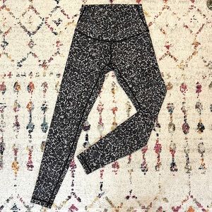 Lululemon legging - 10 EUC